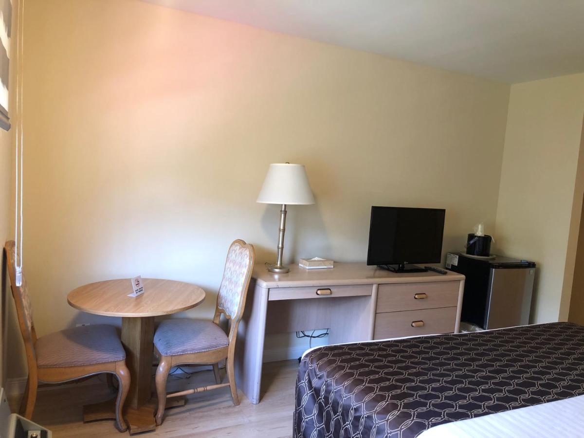Deluxe Double Room (2 Adults + 1 Child) at Rotex Western Inn
