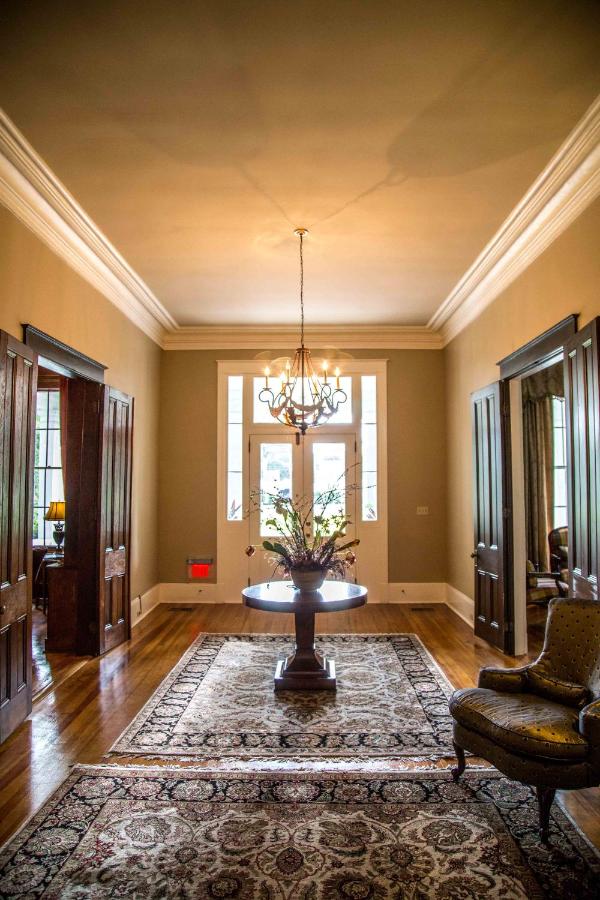 | Clark House Inn