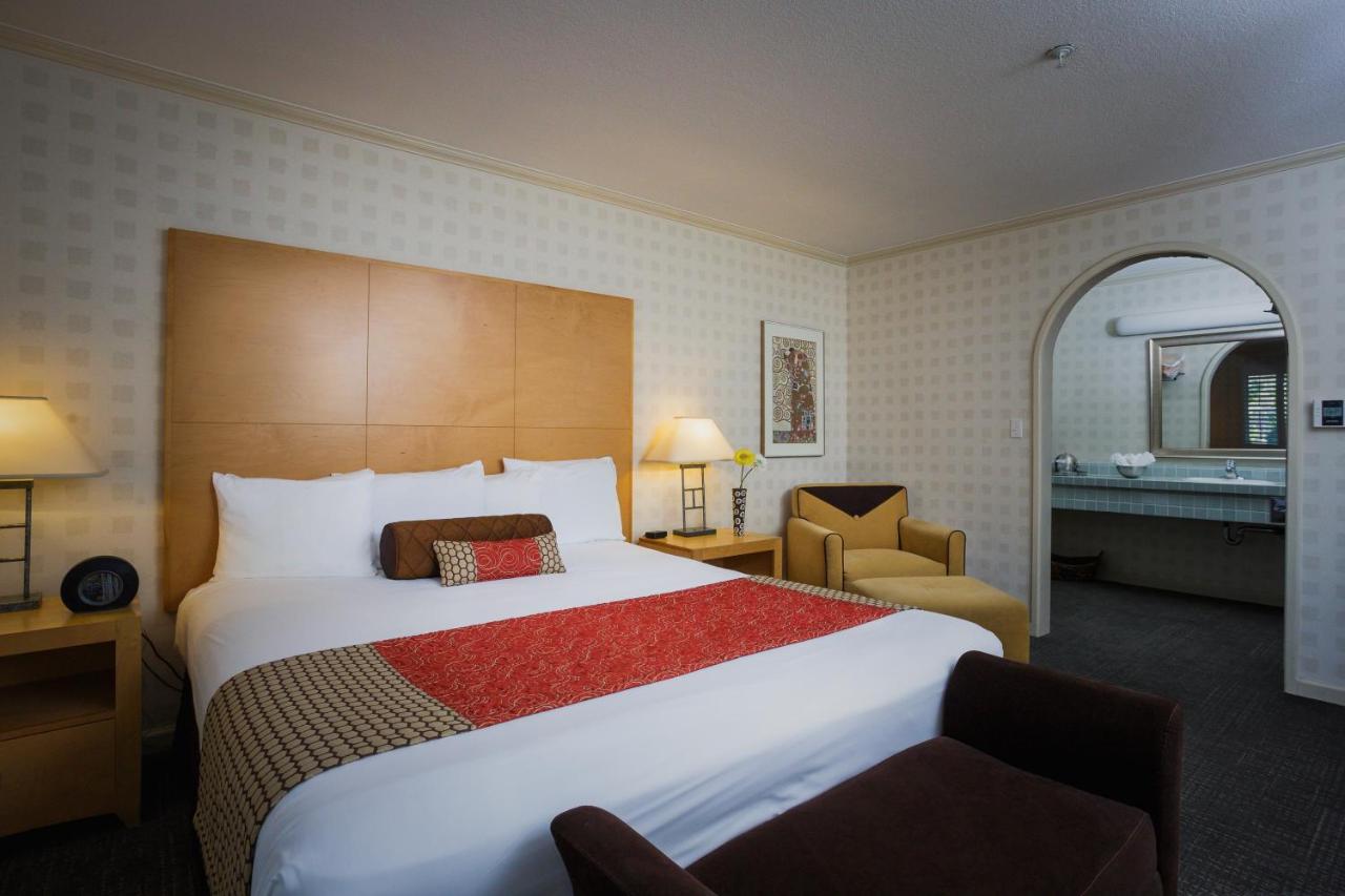 King Room at Menlo Park Inn