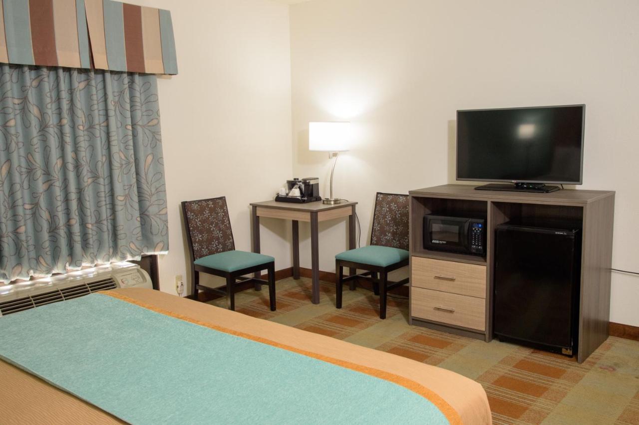 King Room at Pigeon River Inn