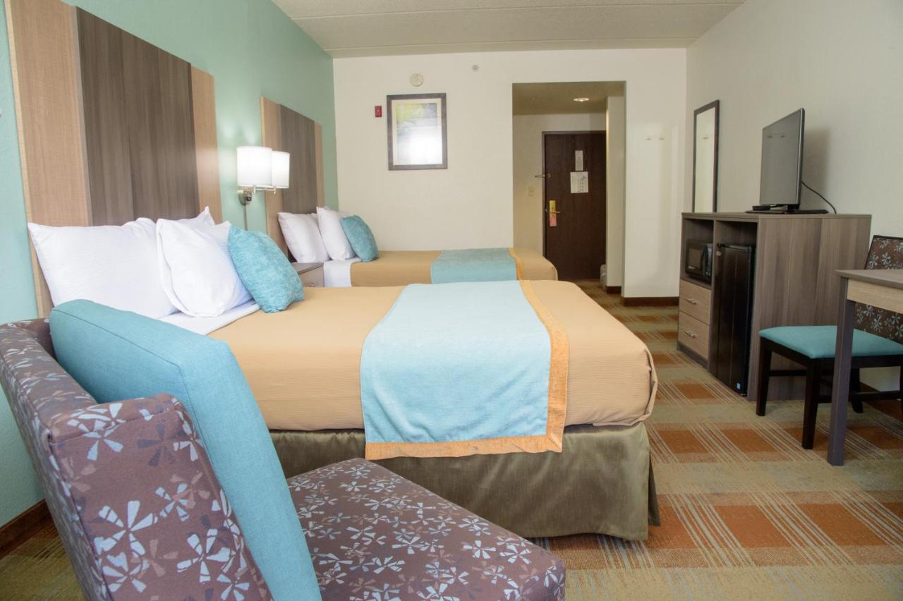 | Pigeon River Inn