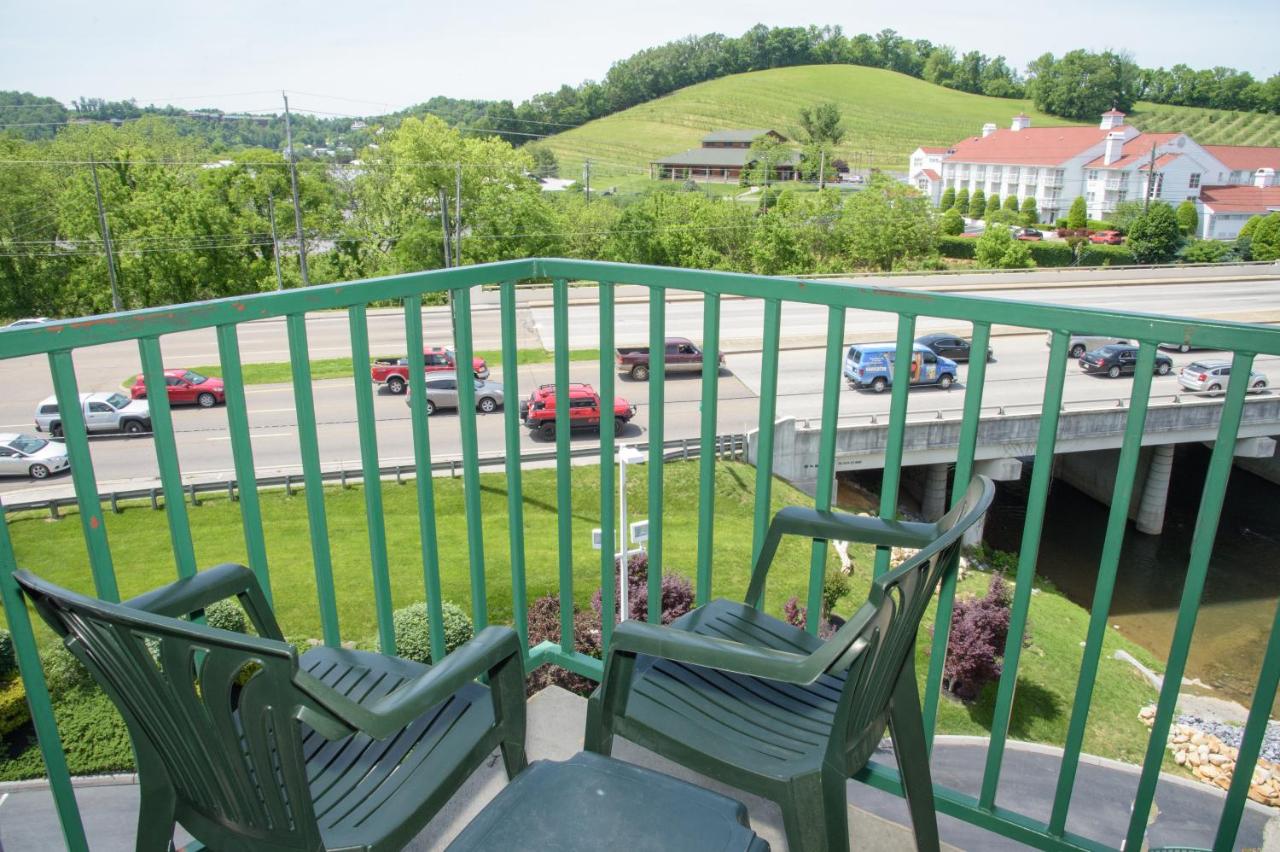Family Suite with Balcony at Pigeon River Inn