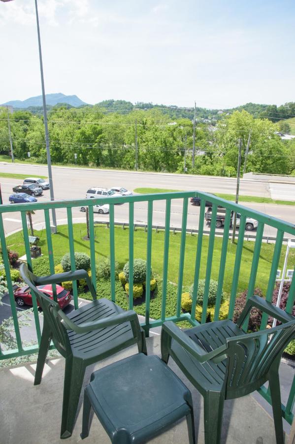 | Pigeon River Inn