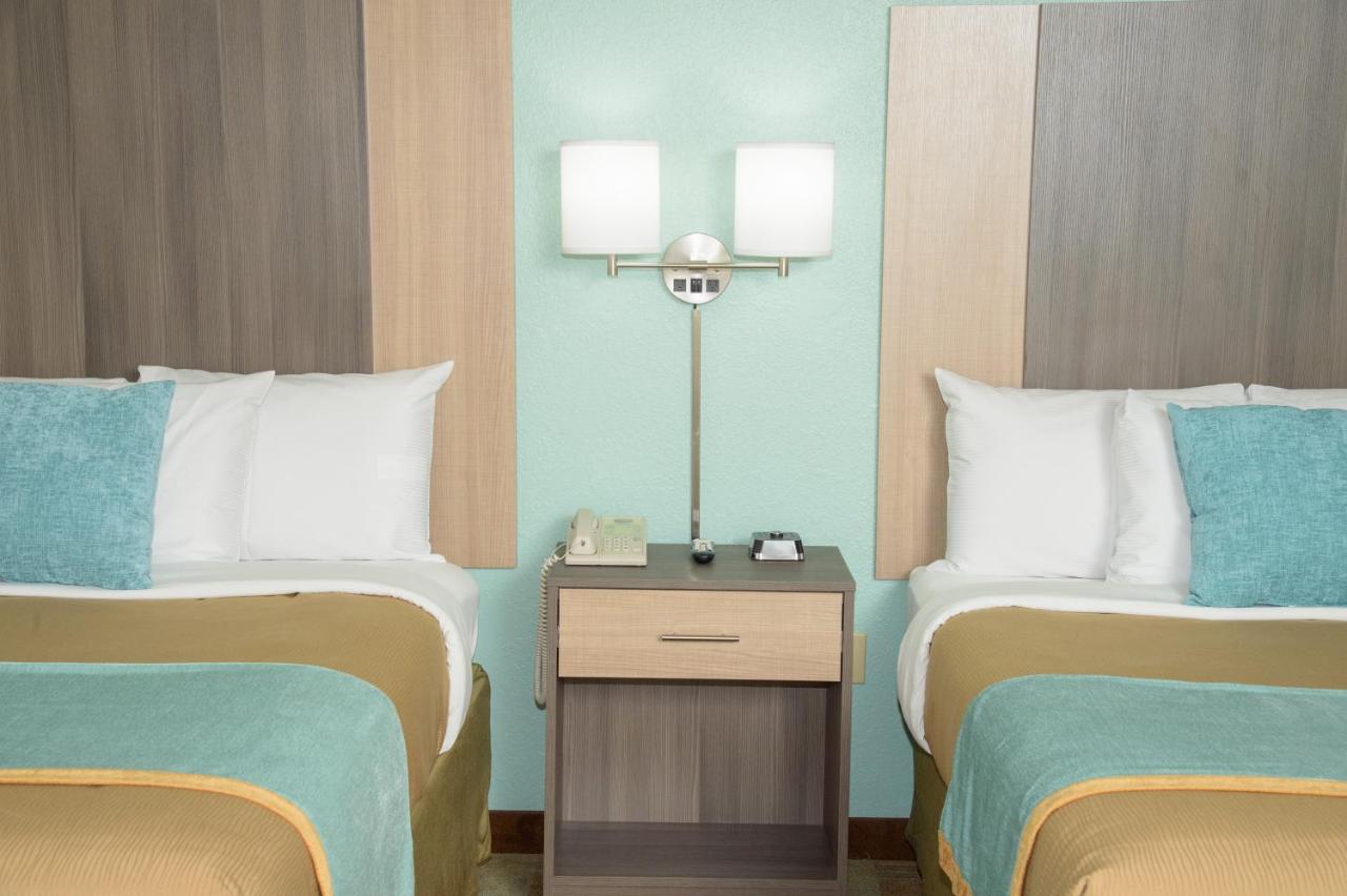 Family Suite with Balcony at Pigeon River Inn