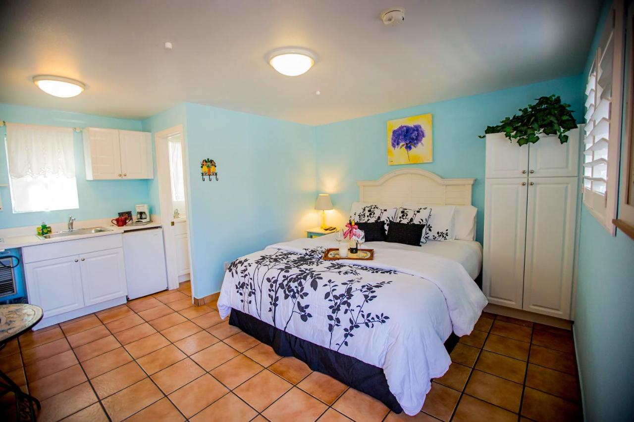 Deluxe King Room at Leucadia Beach Inn