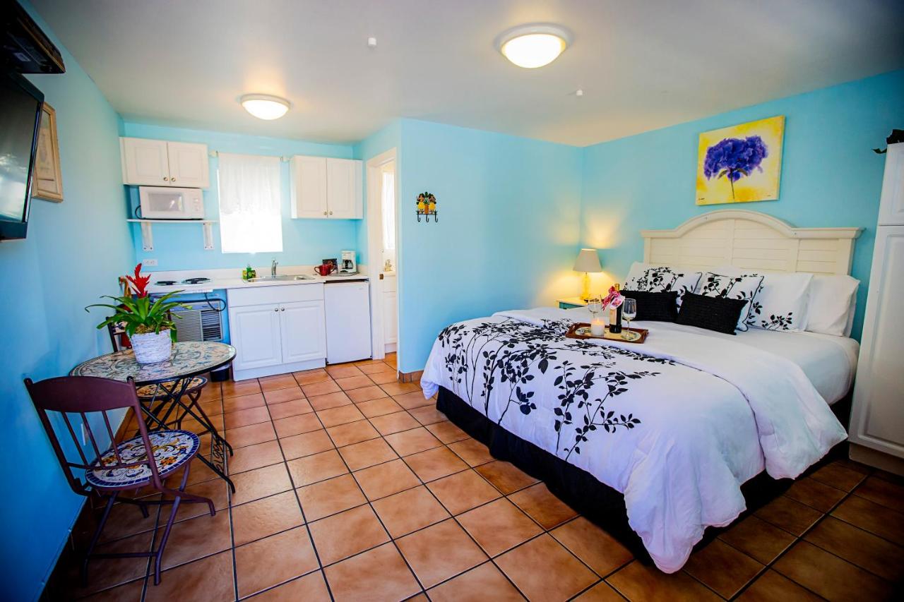 Queen Room with Kitchenette at Leucadia Beach Inn