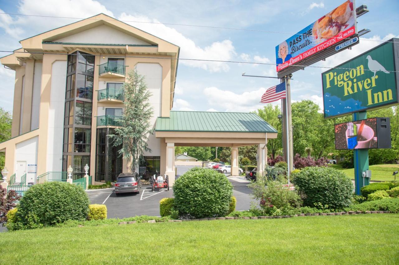 | Pigeon River Inn
