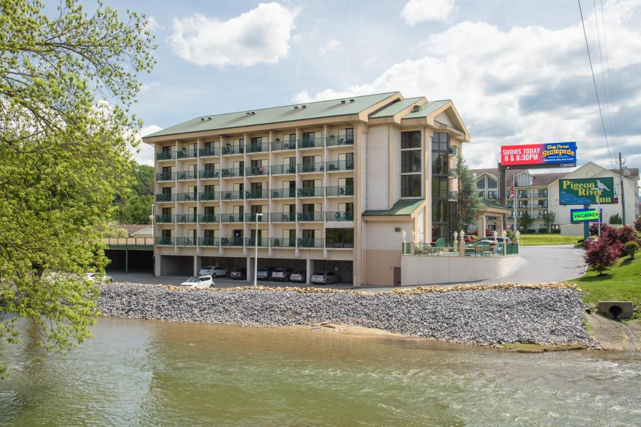 | Pigeon River Inn