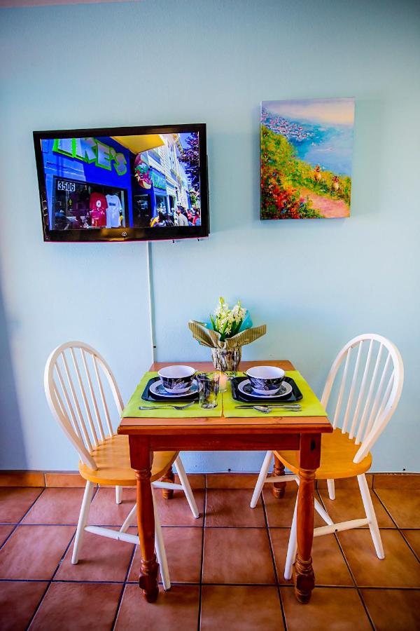 Queen Room with Kitchenette at Leucadia Beach Inn