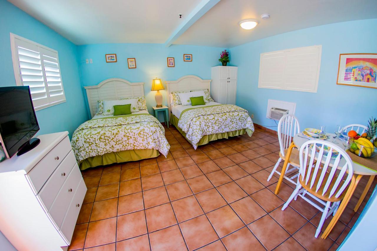Queen Room with Two Queen Beds and Kitchenette at Leucadia Beach Inn
