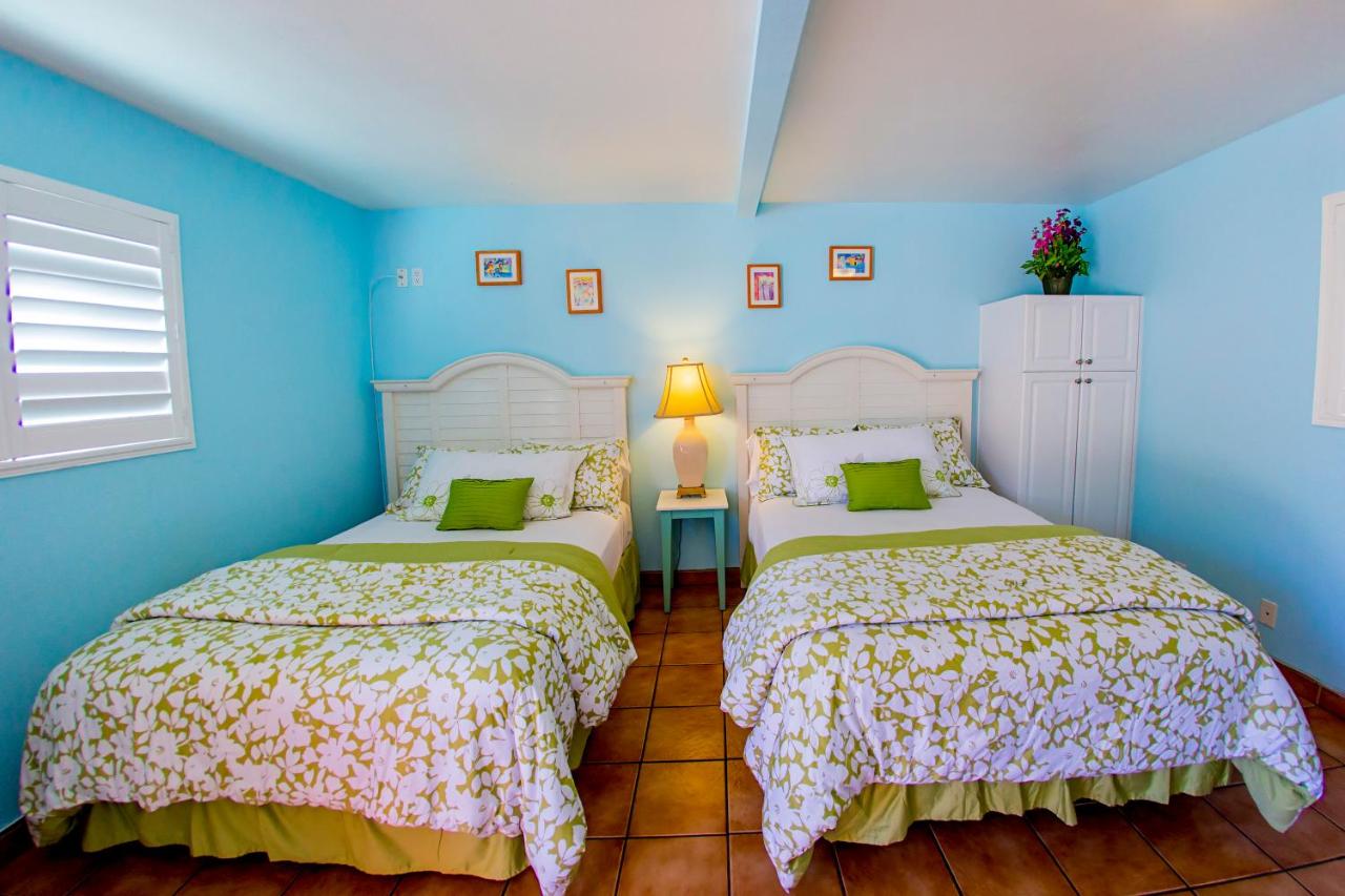 Queen Room with Two Queen Beds and Kitchenette at Leucadia Beach Inn