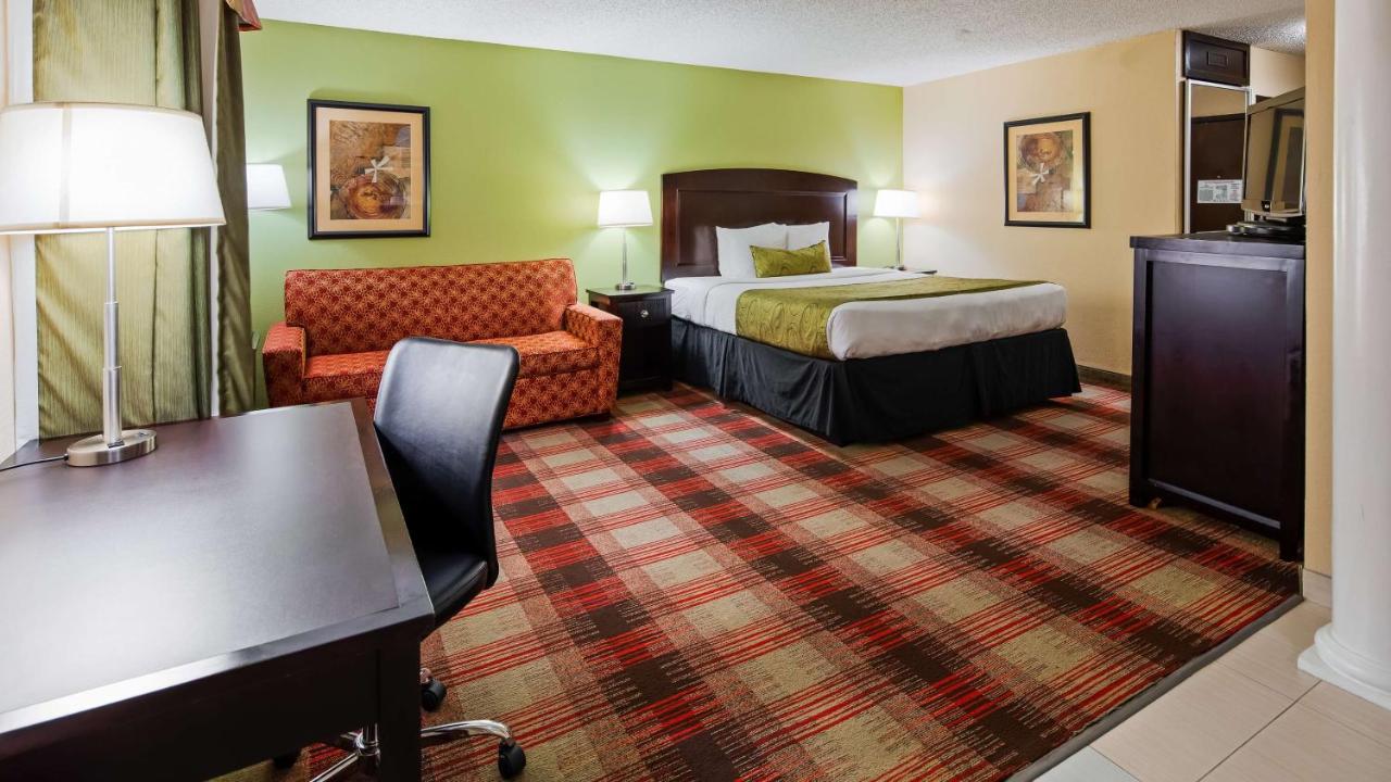  | Best Western Plus Addison/Dallas Hotel