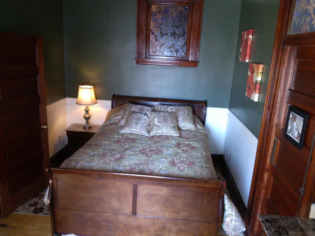 | Firehouse Inn