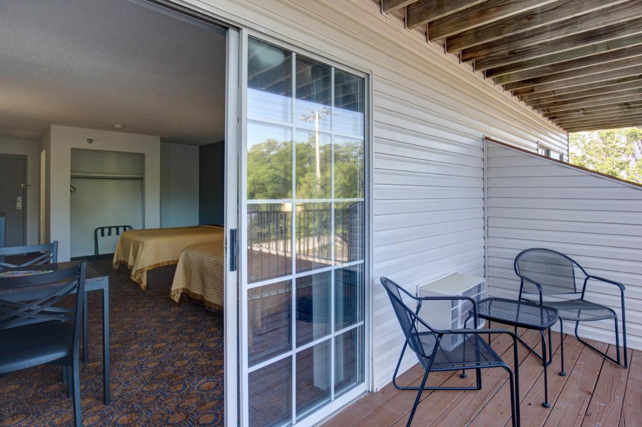 | Southern Oaks Inn Near IMAX