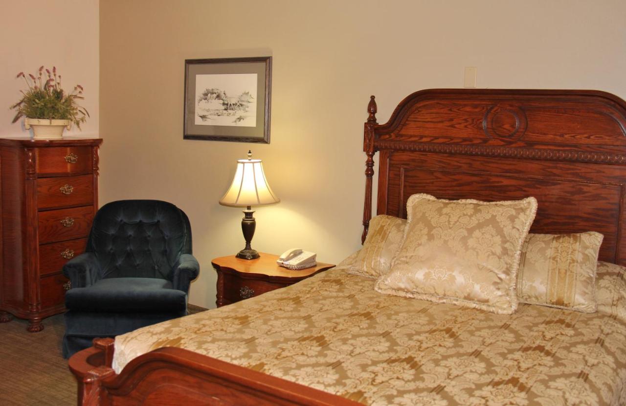 | Homestead Inn and Suites