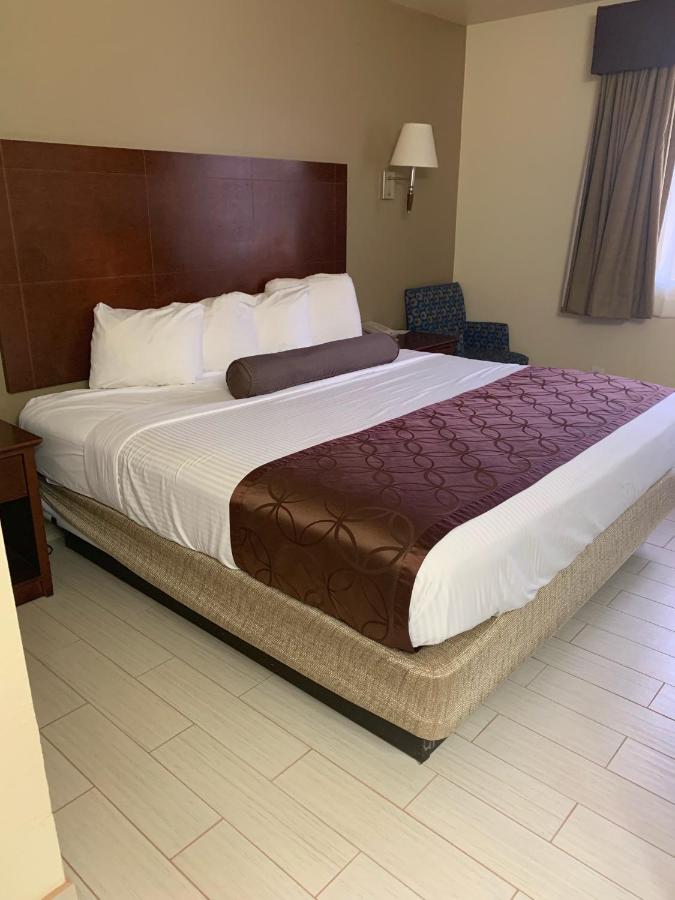 | Best Western Desert Oasis