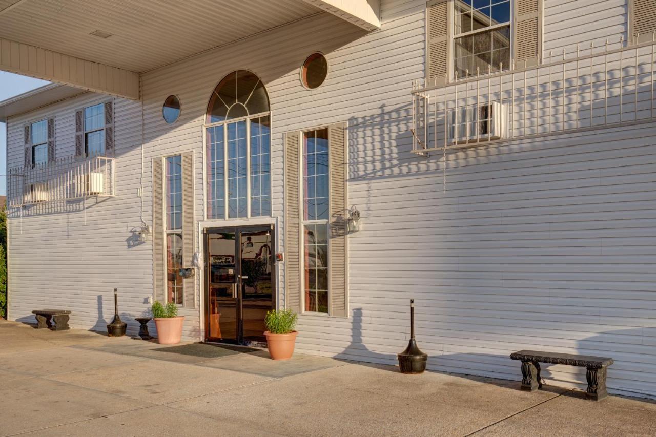 | Southern Oaks Inn Near IMAX