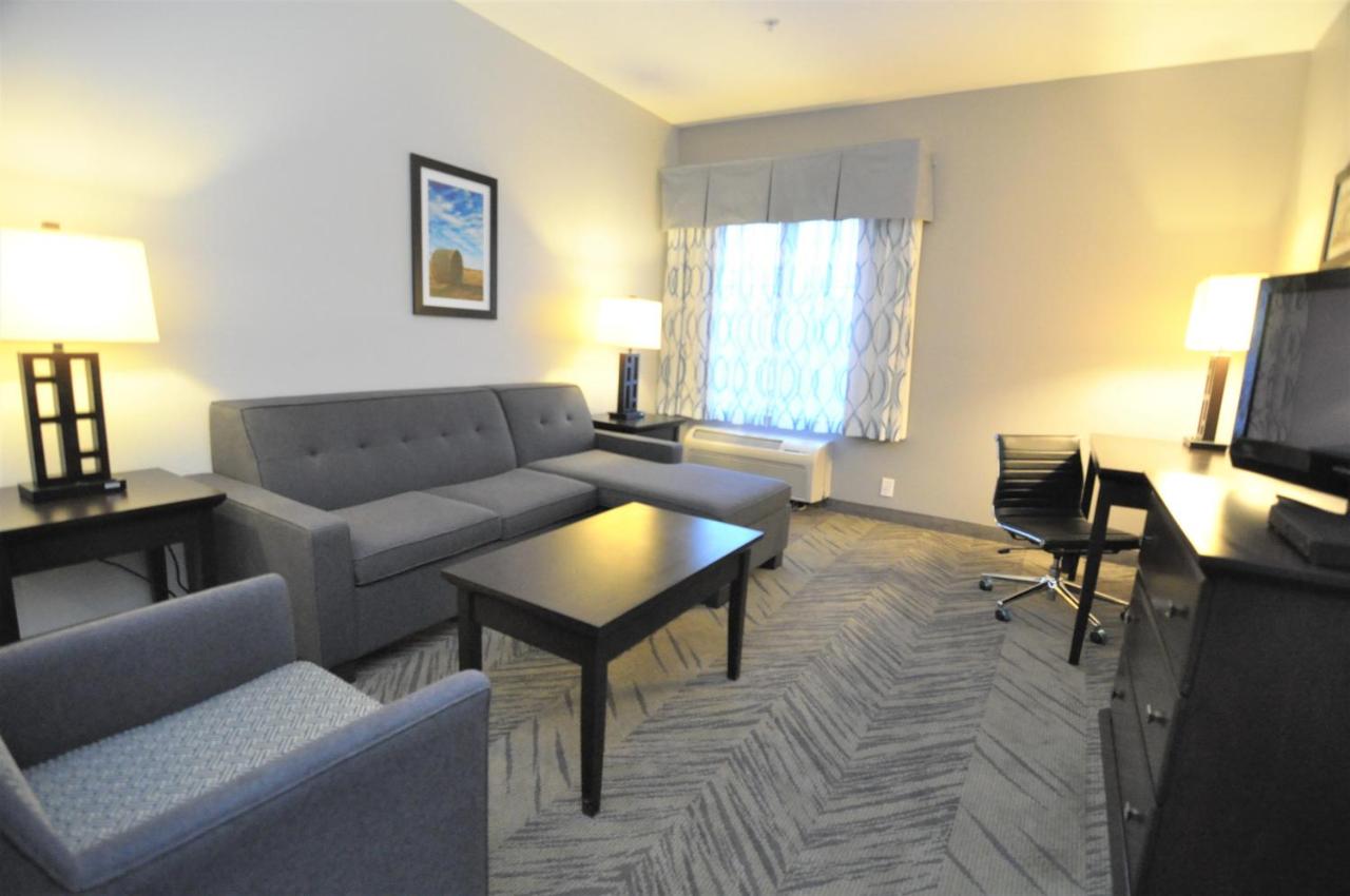 Deluxe King Suite at La Quinta Inn & Suites by Wyndham-Brookshire-West Katy