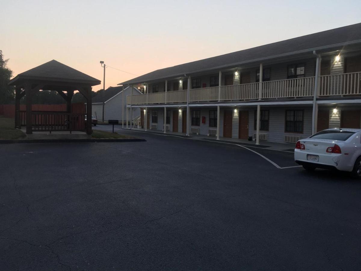 | Loyalty Inn Hawkinsville