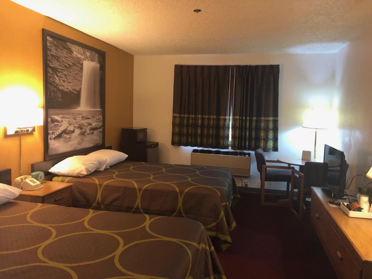 Deluxe Double Room with Two Double Beds - Non-Smoking at Super 8 by Wyndham Front Royal Near Shenandoah National Park