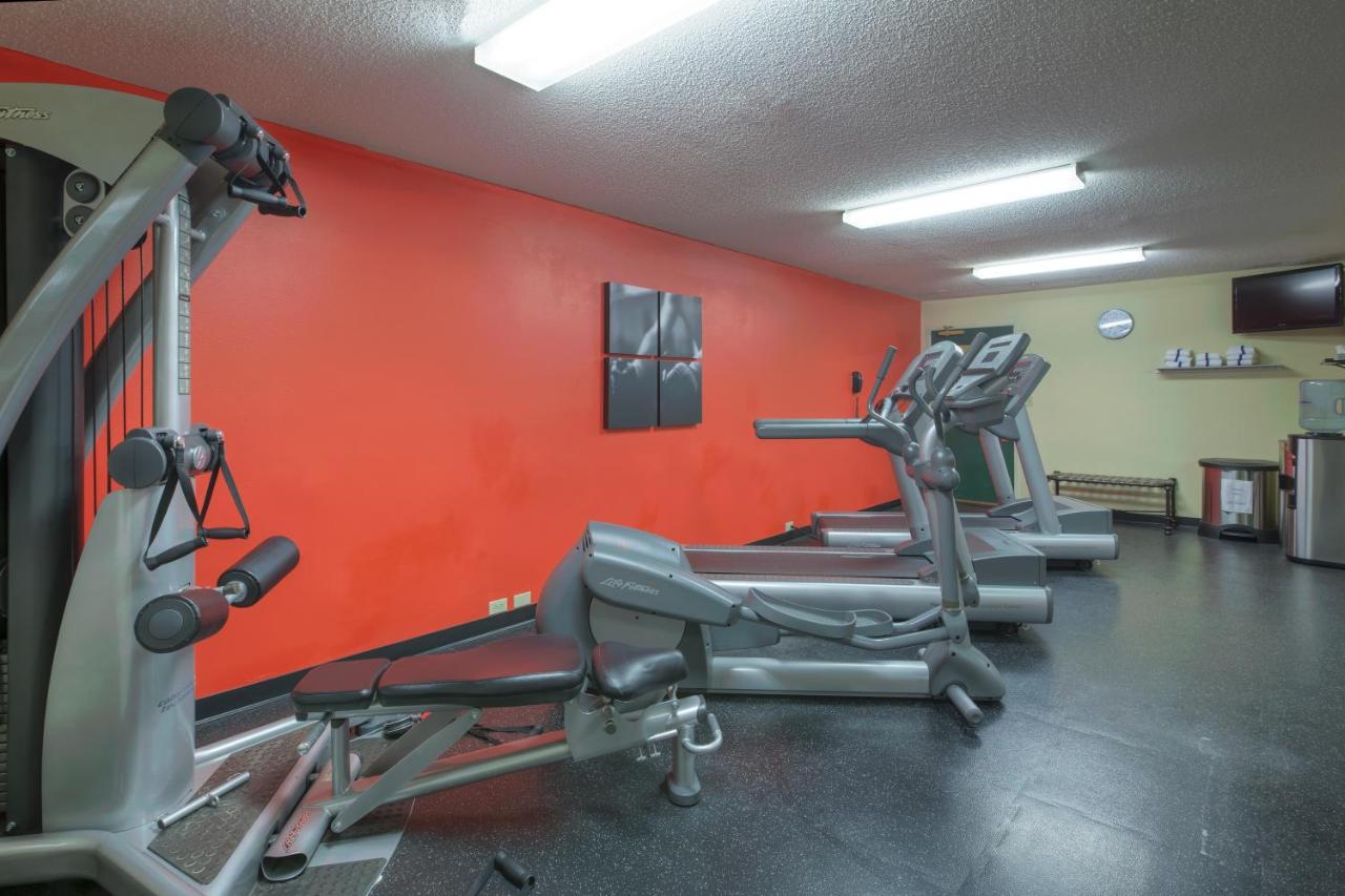 King Suite with Whirlpool - Disability Access/Non-Smoking at Country Inn & Suites by Radisson, Waterloo, IA