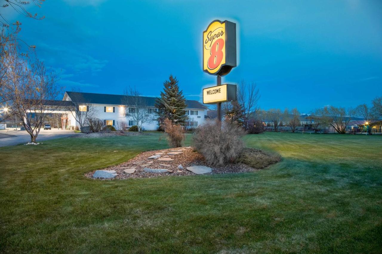 | Super 8 by Wyndham Driggs