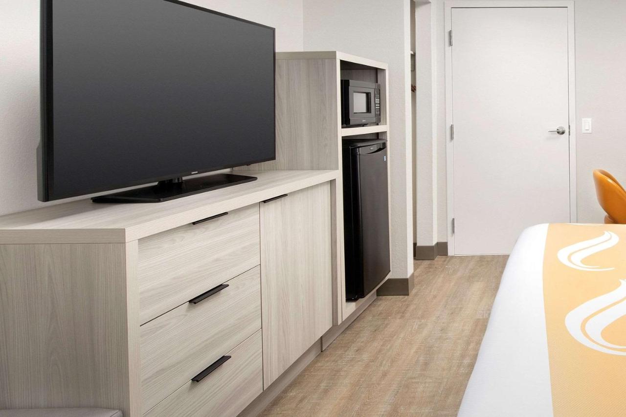 King Room - Accessible/Non-Smoking at Quality Inn Atlantic Beach - Mayo Clinic Jax Area