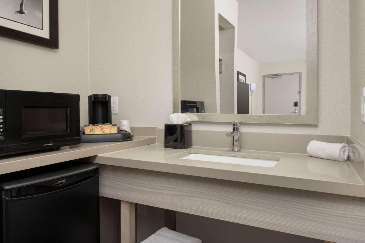 King Room - Non-Smoking at Quality Inn Atlantic Beach - Mayo Clinic Jax Area