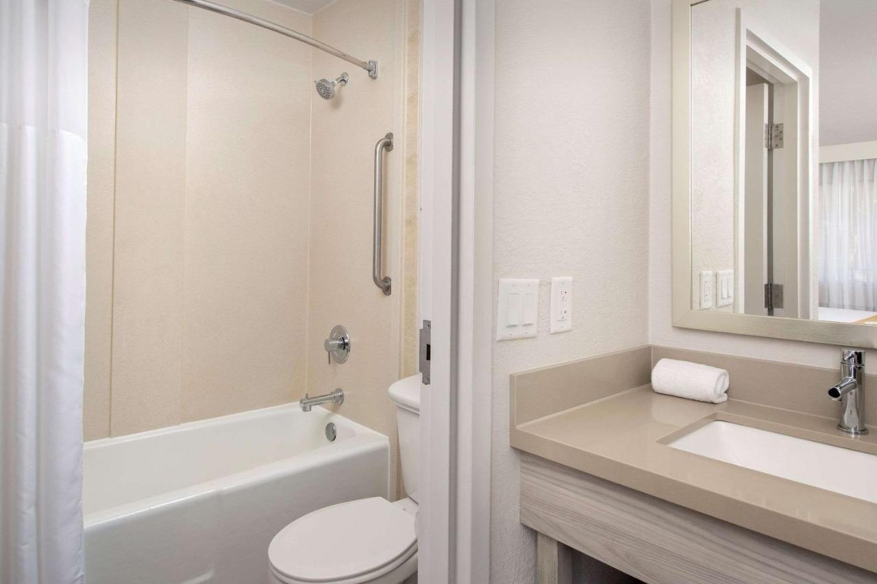 Efficiency Room with King Bed - Non Smoking at Quality Inn Atlantic Beach - Mayo Clinic Jax Area
