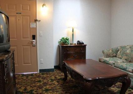 | Crown Choice Inn & Suites Lakeview and Waterpark