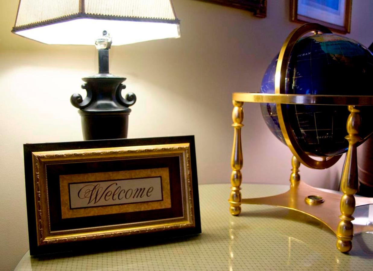 | La Reserve Bed and Breakfast