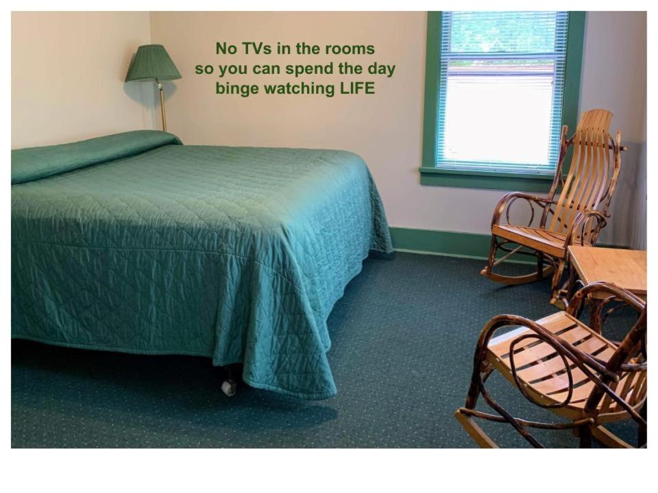 | Gordon Beach Inn