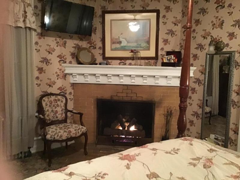 | Brookview Manor Inn