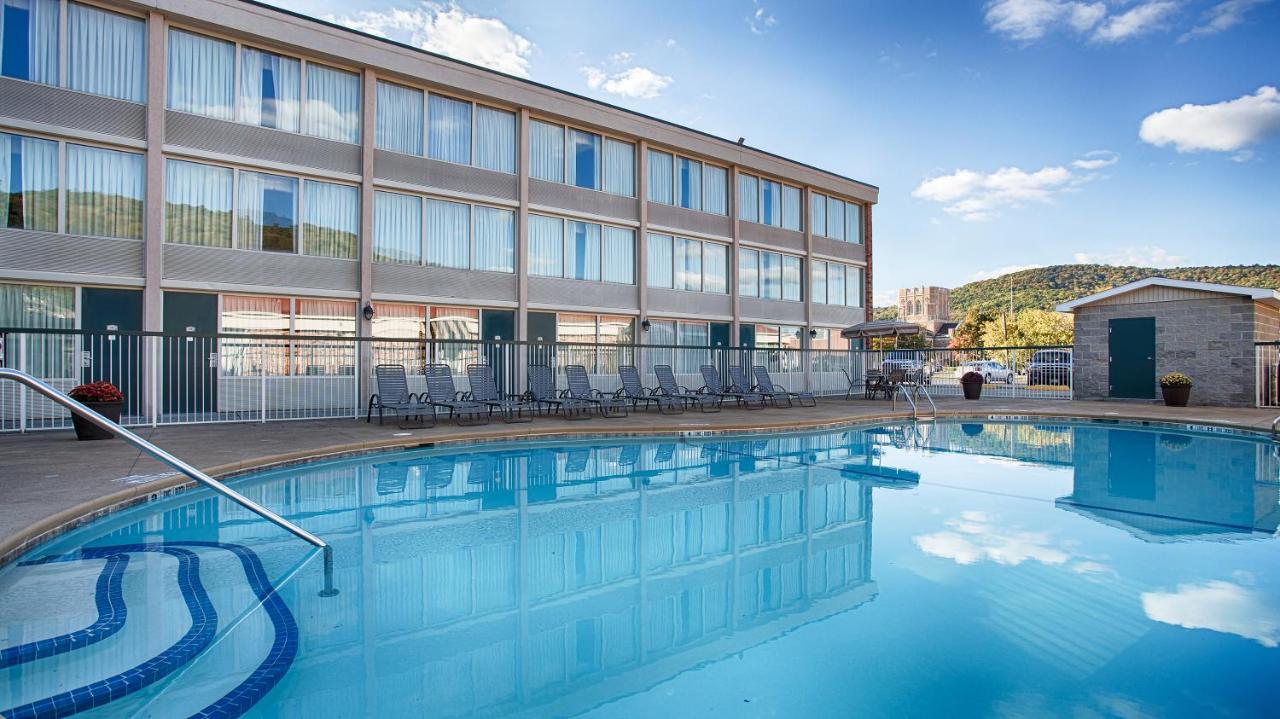 | Best Western Plus Bradford Inn