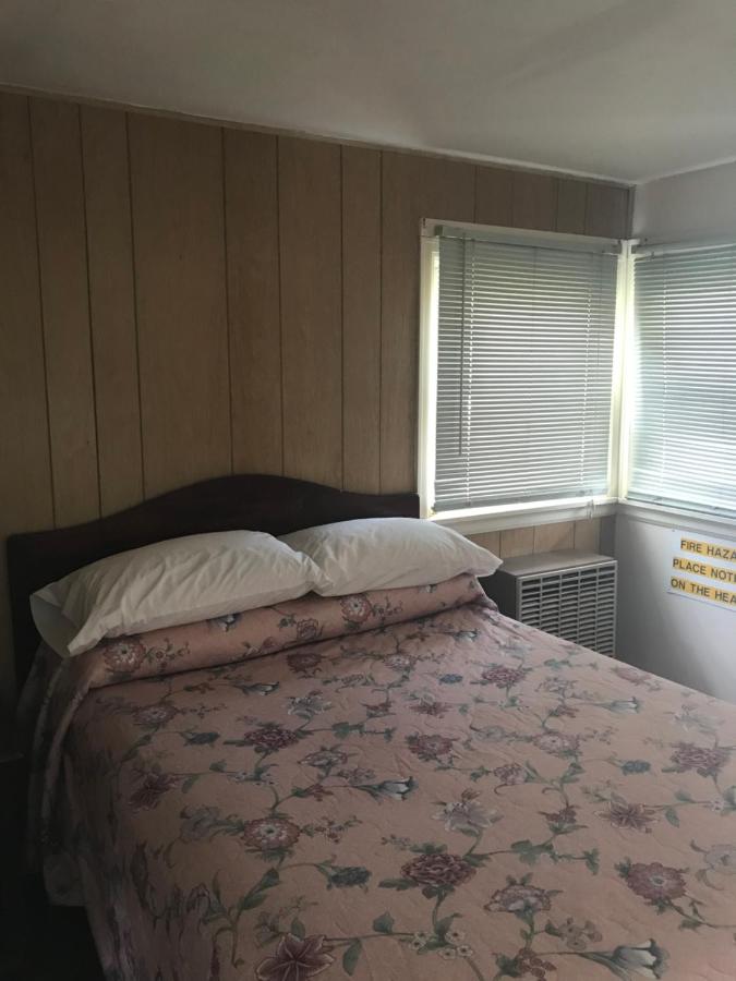  | Evergreen Motel