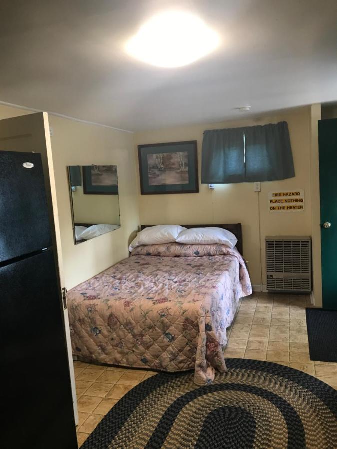  | Evergreen Motel