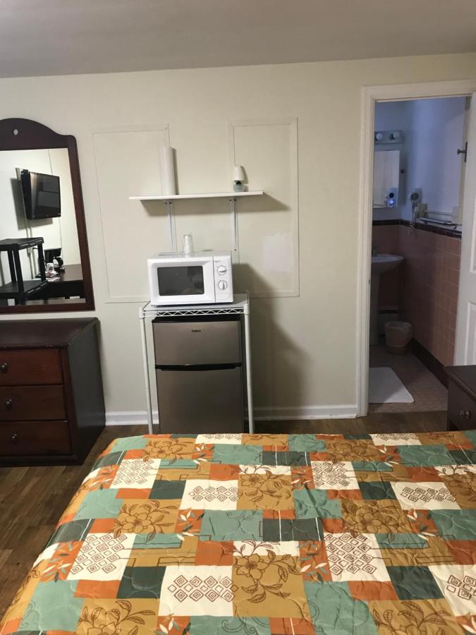  | Evergreen Motel