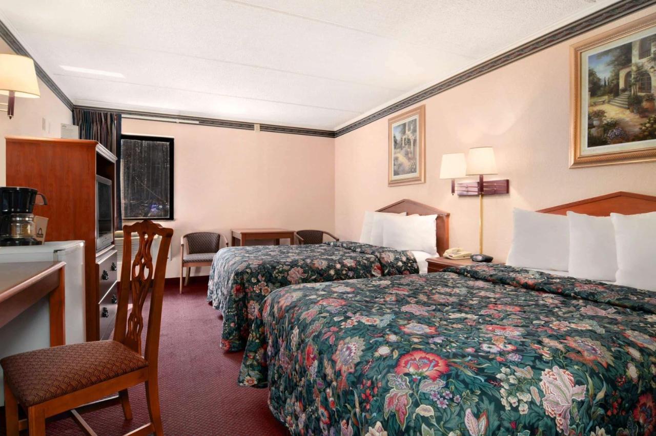 | Days Inn by Wyndham Espanola