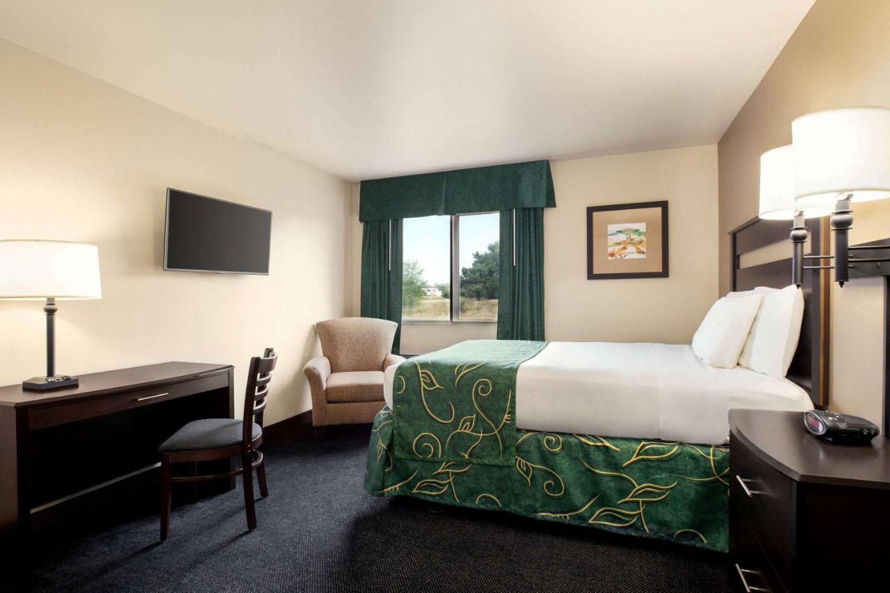Queen Room - Non-Smoking at Travelodge by Wyndham North Platte