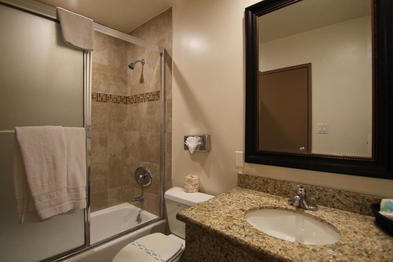 | Dunes Inn - Wilshire