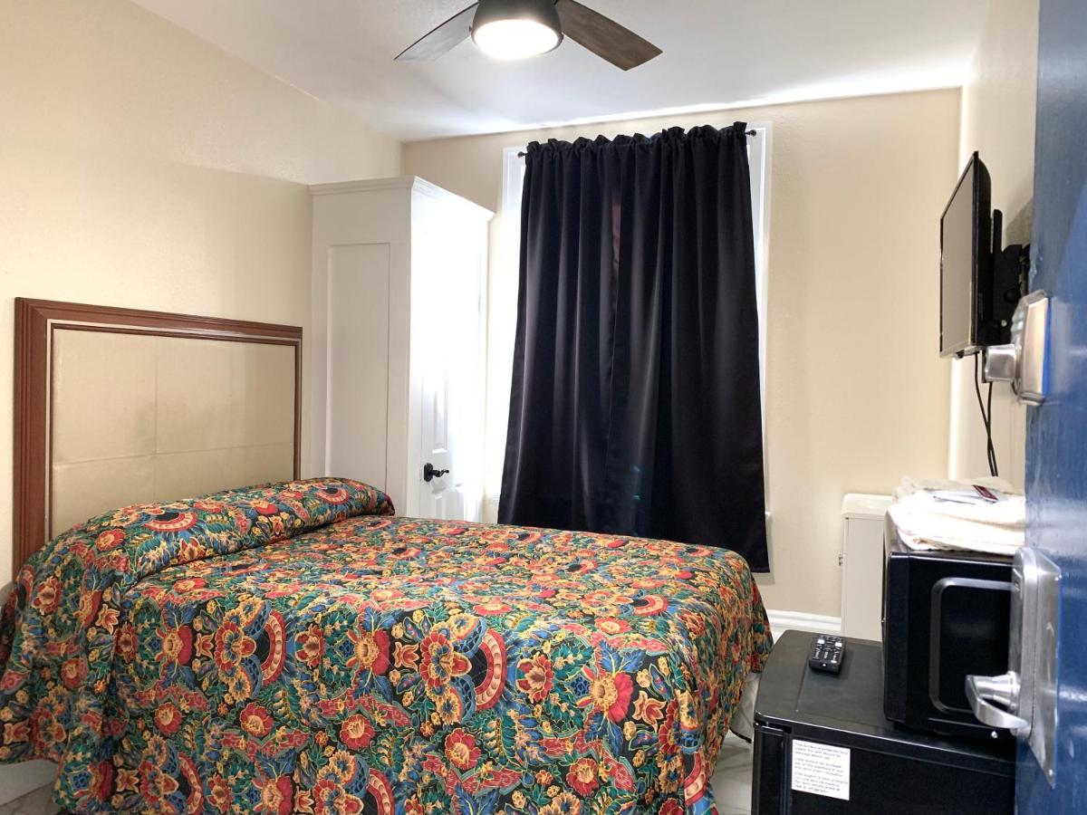 Double Room with Shared Bathroom at The Adrian