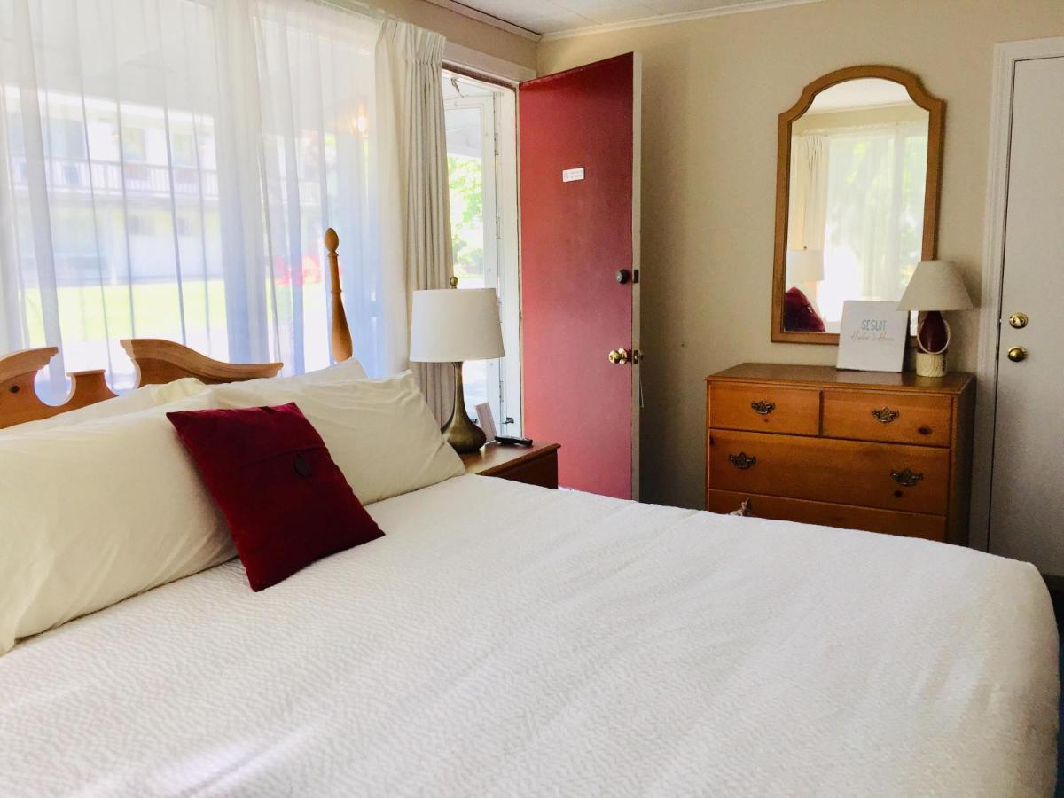| Sesuit Harbor House