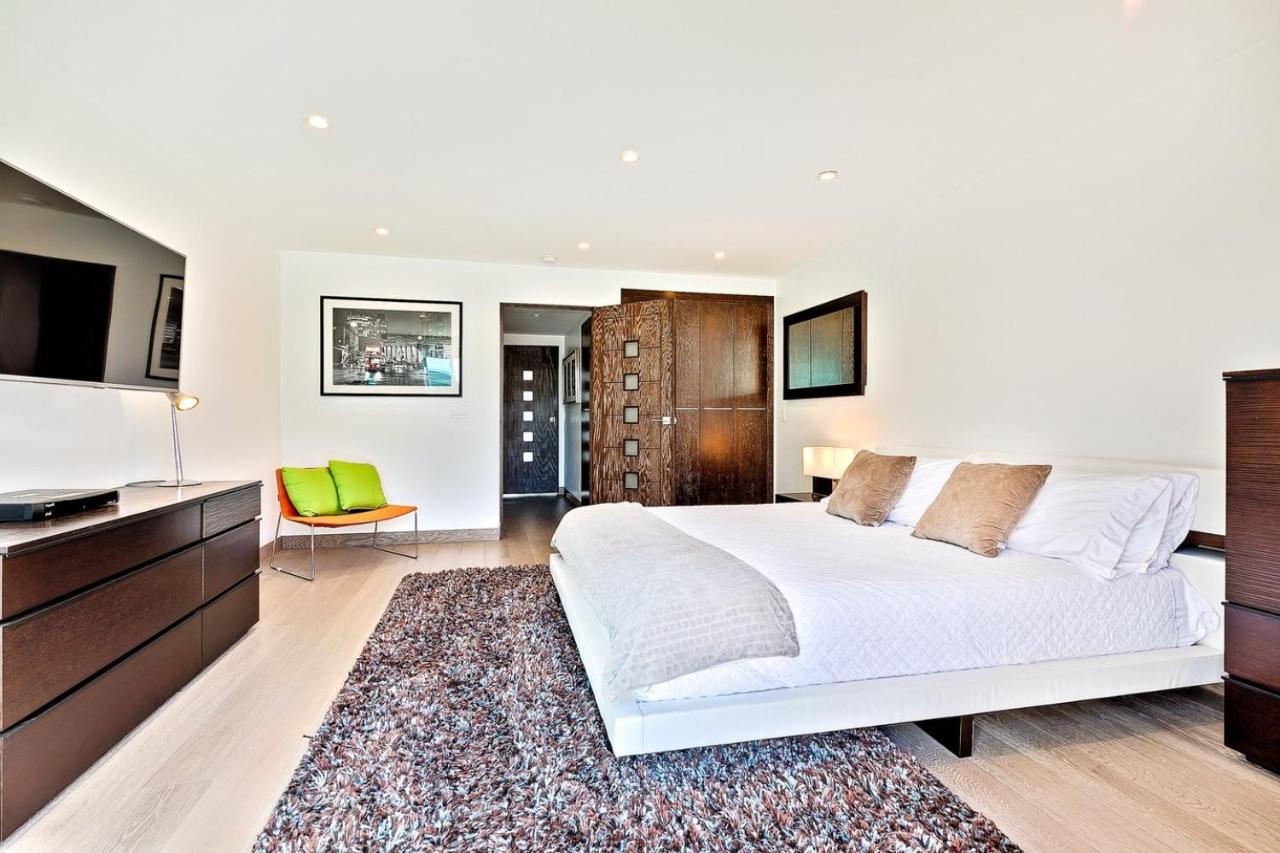  | Villa Genesis-HOLLYWOOD ESTATE WITH STUNNING VIEWS
