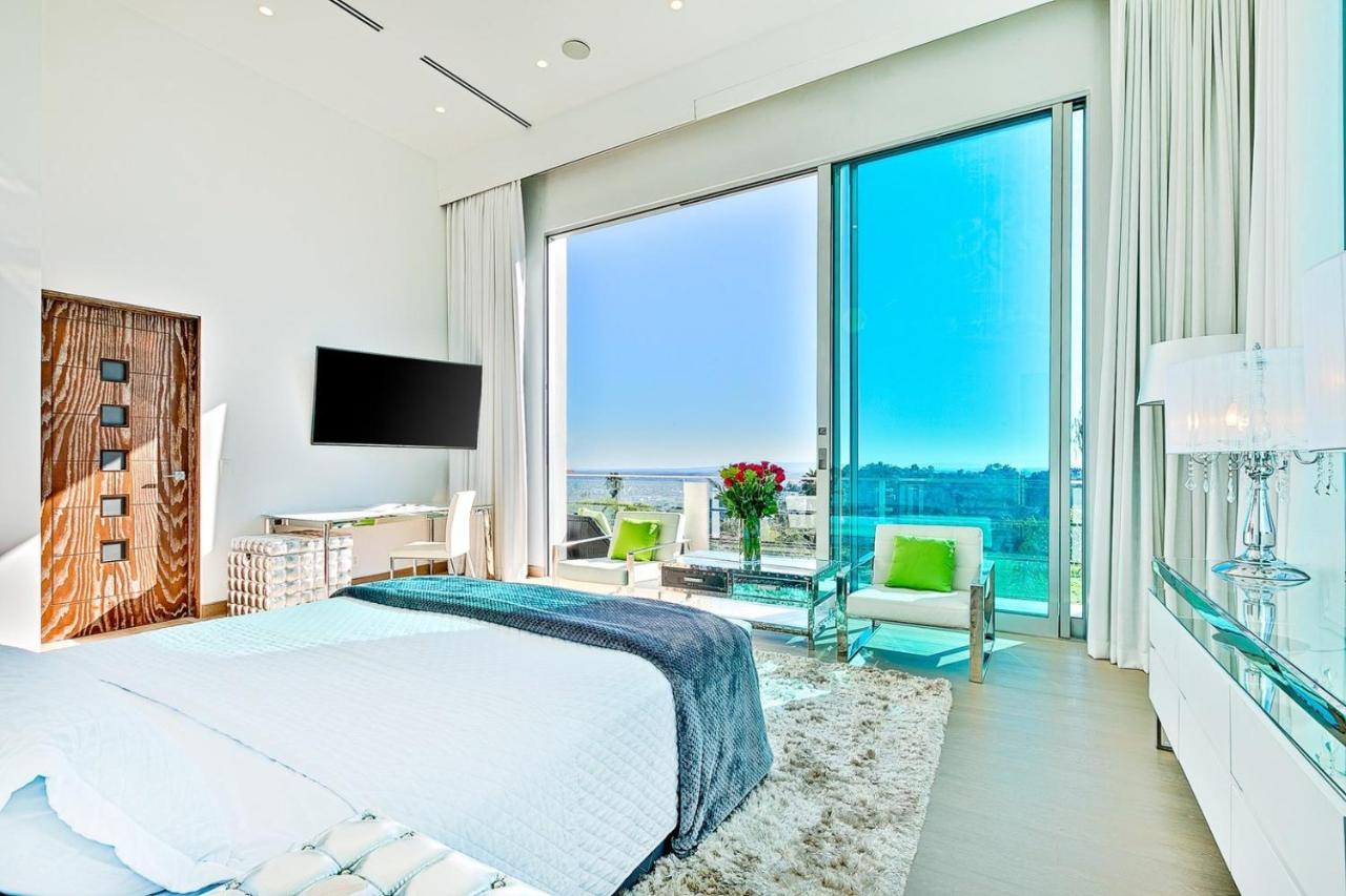  | Villa Genesis-HOLLYWOOD ESTATE WITH STUNNING VIEWS