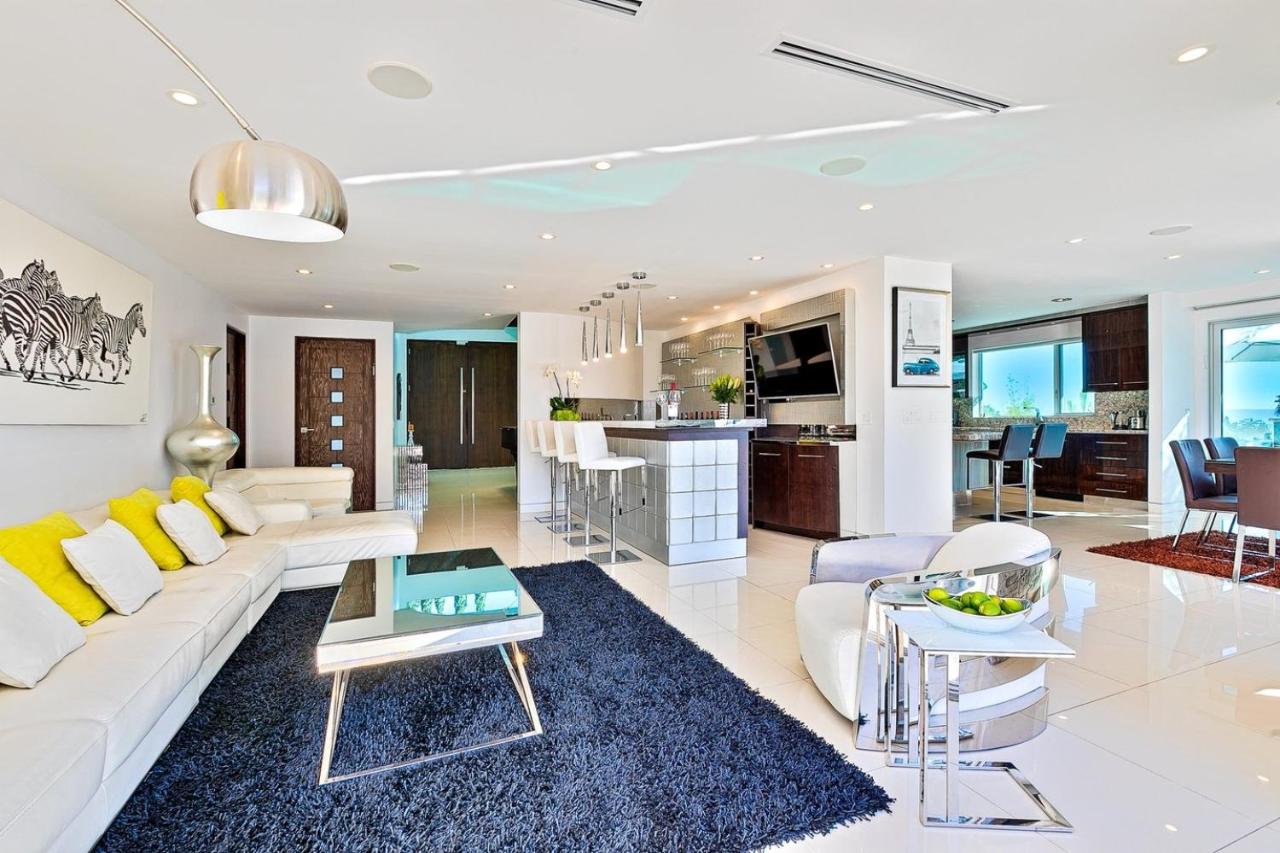  | Villa Genesis-HOLLYWOOD ESTATE WITH STUNNING VIEWS