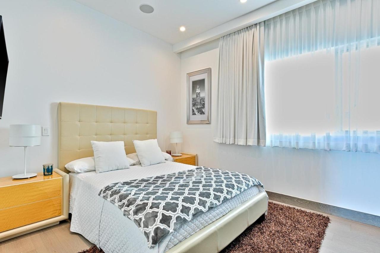  | Villa Genesis-HOLLYWOOD ESTATE WITH STUNNING VIEWS