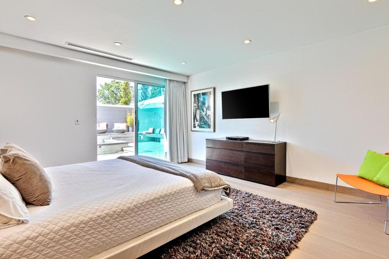  | Villa Genesis-HOLLYWOOD ESTATE WITH STUNNING VIEWS