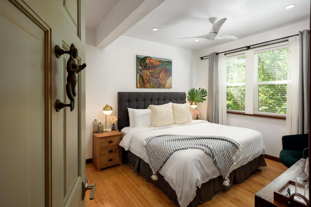 | Paia Inn