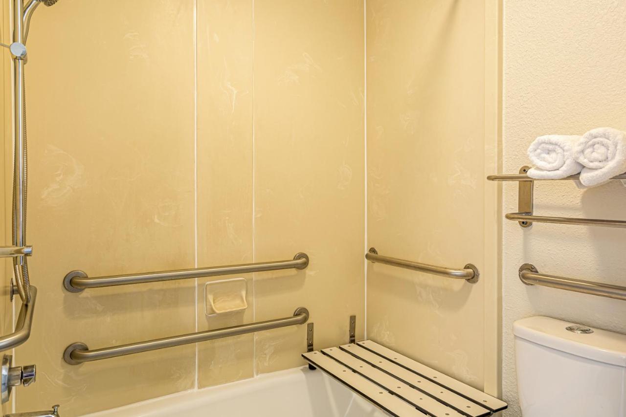 King Room - Disability Access/Non-Smoking at Boca By the Sea