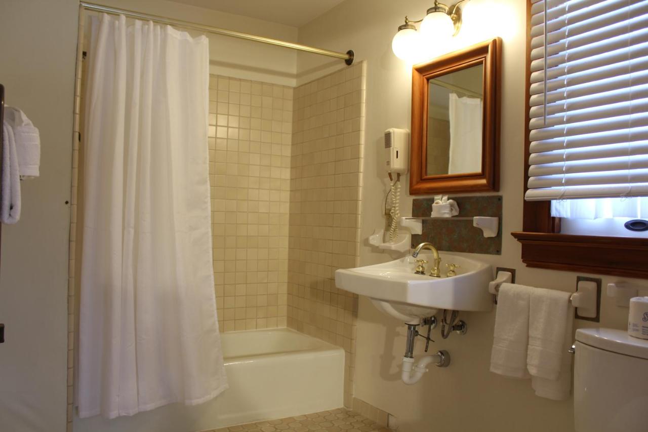 Queen Room at Pacific Grove Inn